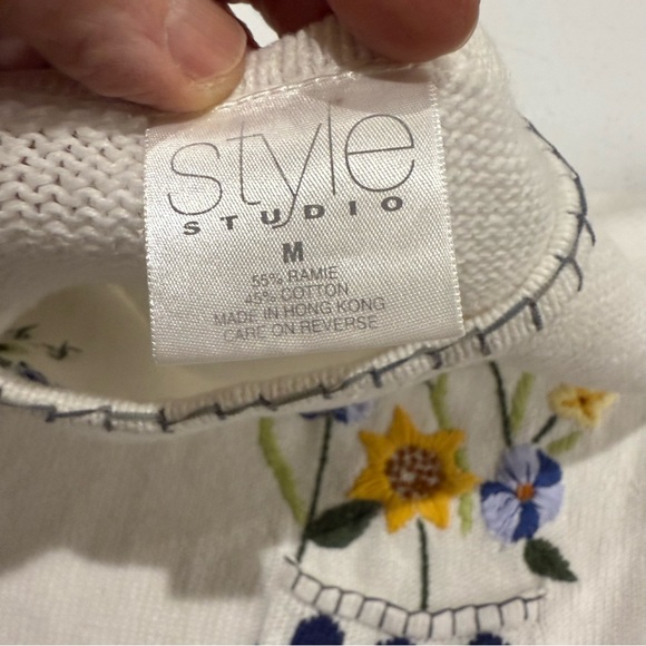 Vintage Cotton Sweater Floral Embroidery Butterfly Bee White Women’s Size Med - Picture 10 of 11
